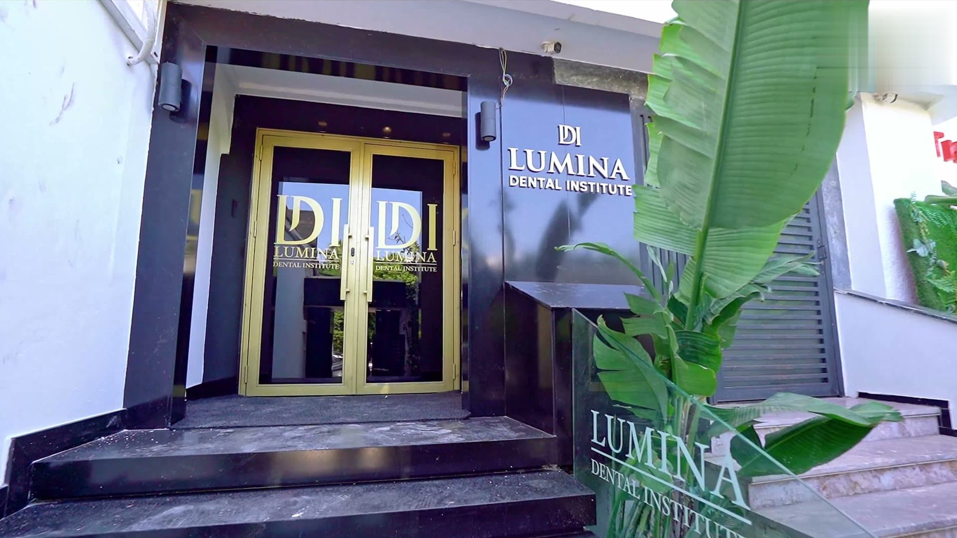 Entrée de Lumina Dental Institute